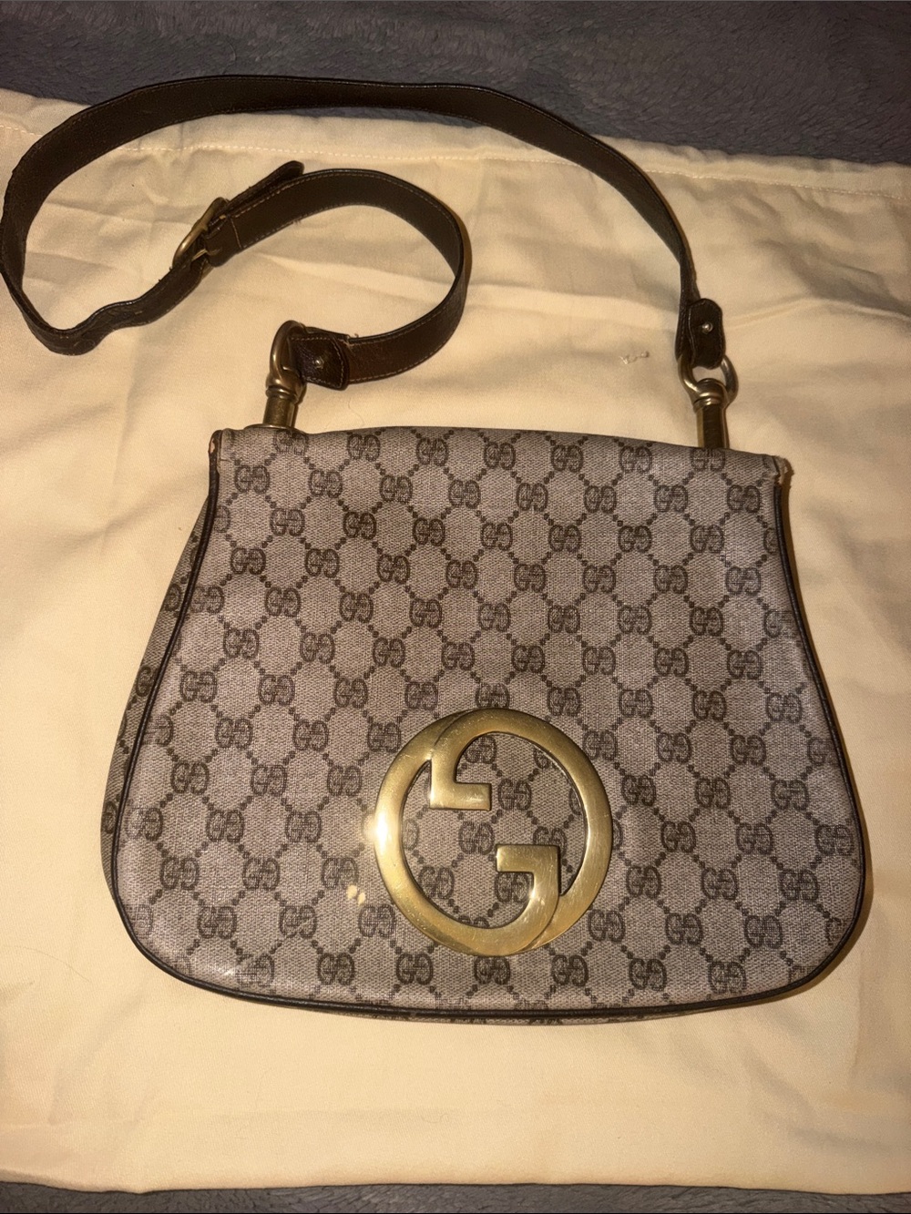 Preowned Vintage 1970’s Gucci Brown Beige GG Supreme Shoulder Bag with Gold Log